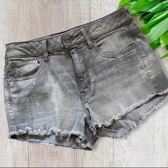American Eagle Outfitters Pants - American Eagle Gray Distressed Denim Shorts Size 6